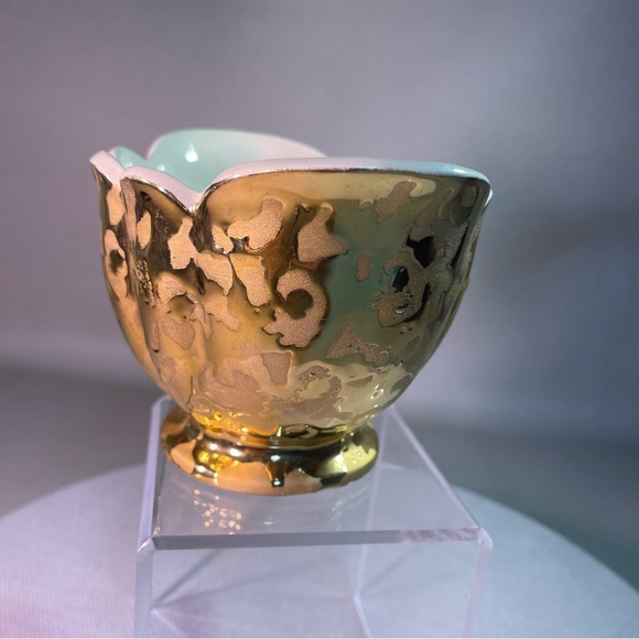 24 KT Gold Flower Pot Cased In White Made in The USA Vintage - Picture 2 of 11